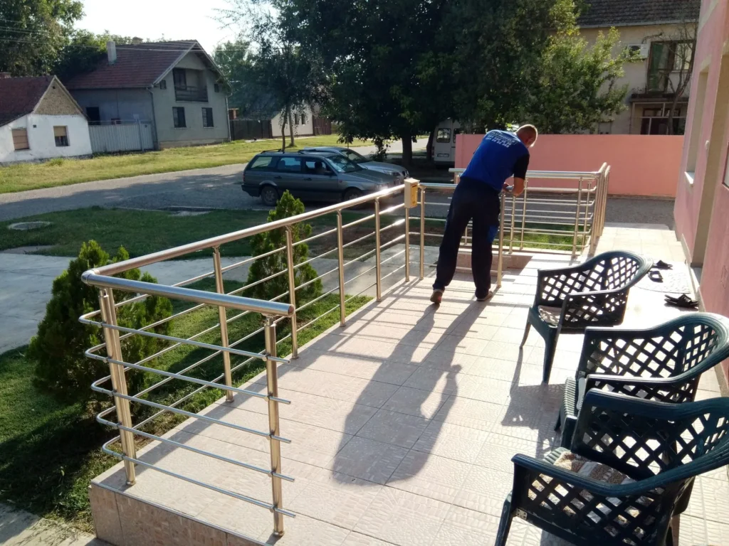 Montaža aluminijumske ograde na terasi